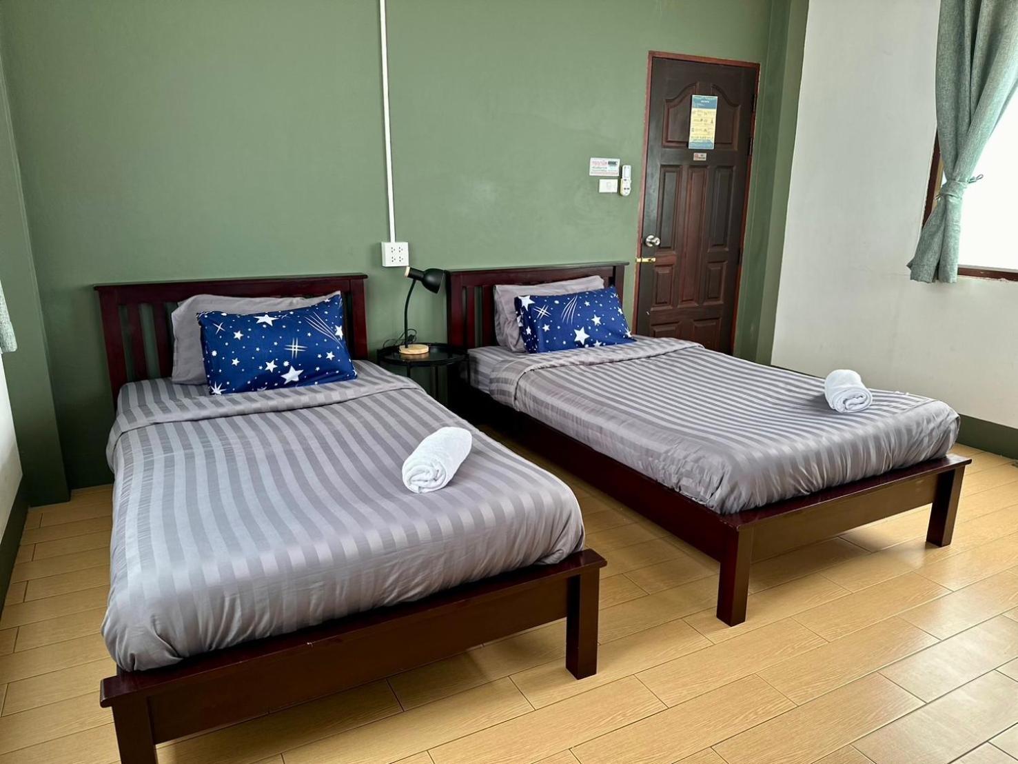 Niece Hostel Phuket - Sha Extra Plus Kültér fotó