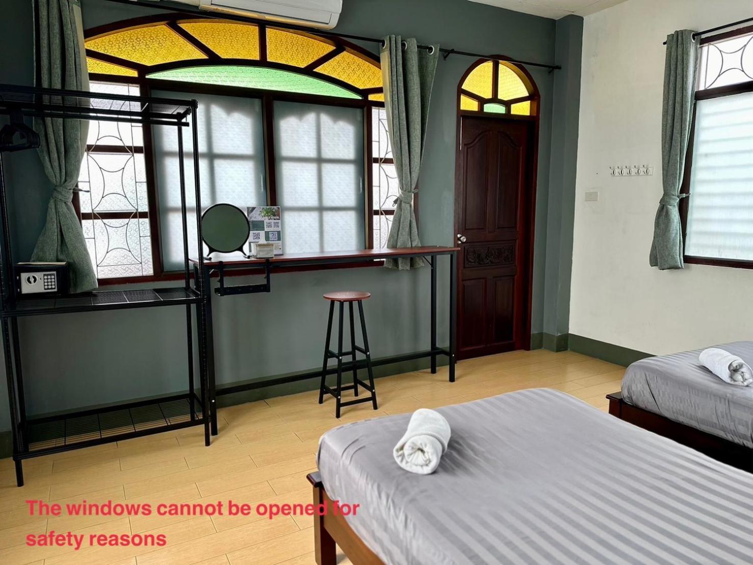 Niece Hostel Phuket - Sha Extra Plus Kültér fotó
